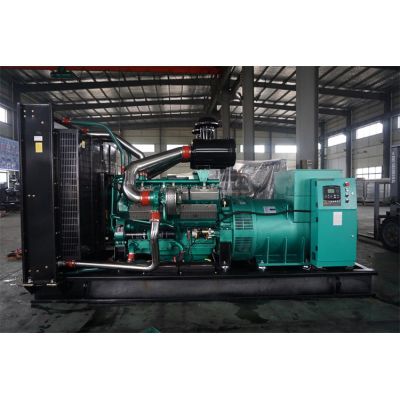 600kw乾能柴油發(fā)電機(jī)組-乾能12缸柴油機(jī)QN27G900D2柴油發(fā)電機(jī)組,缸徑/行程：135/155mm,柴油發(fā)電機(jī)組水冷發(fā)動(dòng)機(jī)功率660KW,柴油發(fā)電機(jī)組配套馬拉松斯坦福發(fā)電機(jī)。廠價(jià)直銷(xiāo)歡迎選購(gòu)：13773399855。