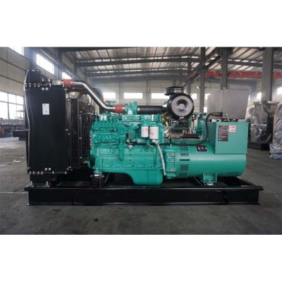 120kw東風(fēng)康明斯柴油發(fā)電機(jī)組-東風(fēng)康明斯6缸柴油機(jī)6BTAA5.9-G12柴油發(fā)電機(jī)組,缸徑/行程：102/120mm,柴油發(fā)電機(jī)組水冷發(fā)動(dòng)機(jī)功率140KW,柴油發(fā)電機(jī)組配套馬拉松斯坦福發(fā)電機(jī)。廠價(jià)直銷歡迎選購：13773399855。
