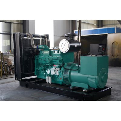 500kw重慶康明斯柴油發電機組-重慶康明斯6缸柴油機KTAA19-G6柴油發電機組,缸徑/行程：159/159mm,柴油發電機組水冷發動機功率570KW,柴油發電機組配套馬拉松斯坦福發電機。廠價直銷歡迎選購：13773399855。