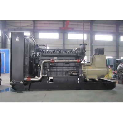 700kw上柴股份柴油發電機組-上柴股份6缸柴油機SC33W990D2柴油發電機組,缸徑/行程：180/215mm,柴油發電機組水冷發動機功率726KW,柴油發電機組配套馬拉松斯坦福發電機。廠價直銷歡迎選購：13773399855。