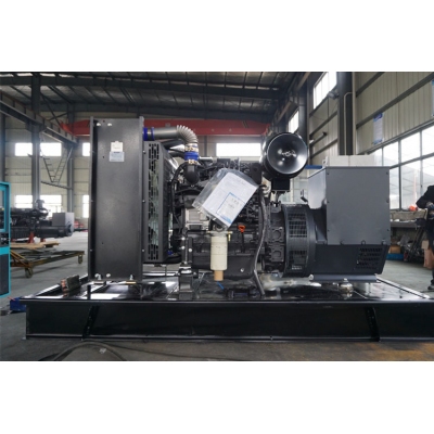 75kw上柴動(dòng)力柴油發(fā)電機(jī)組-上柴動(dòng)力4缸柴油機(jī)4HTAA4.3-G33柴油發(fā)電機(jī)組,缸徑/行程：105/124mm,柴油發(fā)電機(jī)組水冷發(fā)動(dòng)機(jī)功率86KW,柴油發(fā)電機(jī)組配套馬拉松斯坦福發(fā)電機(jī)。廠價(jià)直銷歡迎選購：13773399855。
